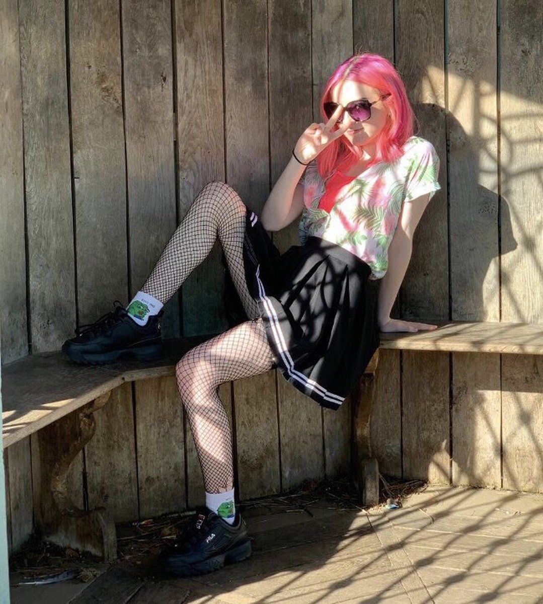 bullcaption89's tweet photo. Submissions Petite emo Lucy https://t.co/3wH3TVaazX