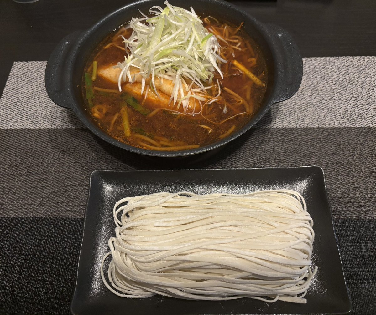 ZEN06170617's tweet photo. 最近涼しくなって来たから鍋が美味しくなる季節です♪ https://t.co/cRAs21UCxo