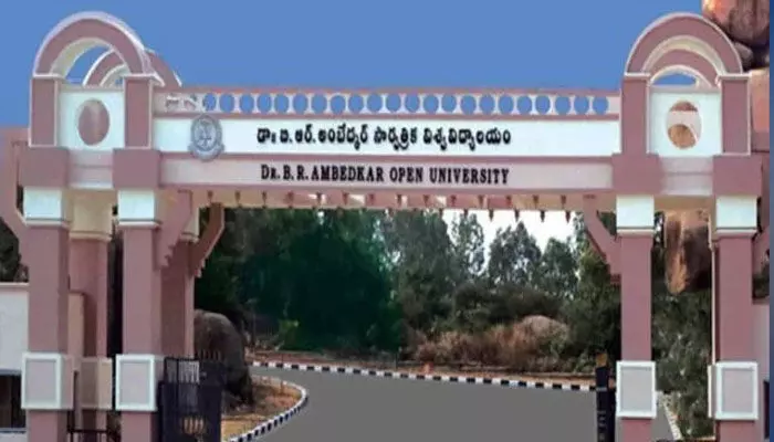 airnews_hyd's tweet photo. 🔘డా. బి.ఆర్. అంబేద్కర్ ఓపెన్ యూనివర్సిటీ MCA ప్రవేశాలు...
🔹MCA ప్రవేశ పరీక్ష దరఖాస్తు గడువు అక్టోబర్ 10 వరకు పొడిగింపు.
🔹ఇంటర్ లేదా డిగ్రీలో మ్యాథ్స్ ఒక సబ్జెక్టుగా ఉండాలి; డిగ్రీలో 50% మార్కులు తప్పనిసరి.
#BRAOU #MCA #Admissions #OpenUniversity #EducationUpdates https://t.co/WLWeCRgnJn