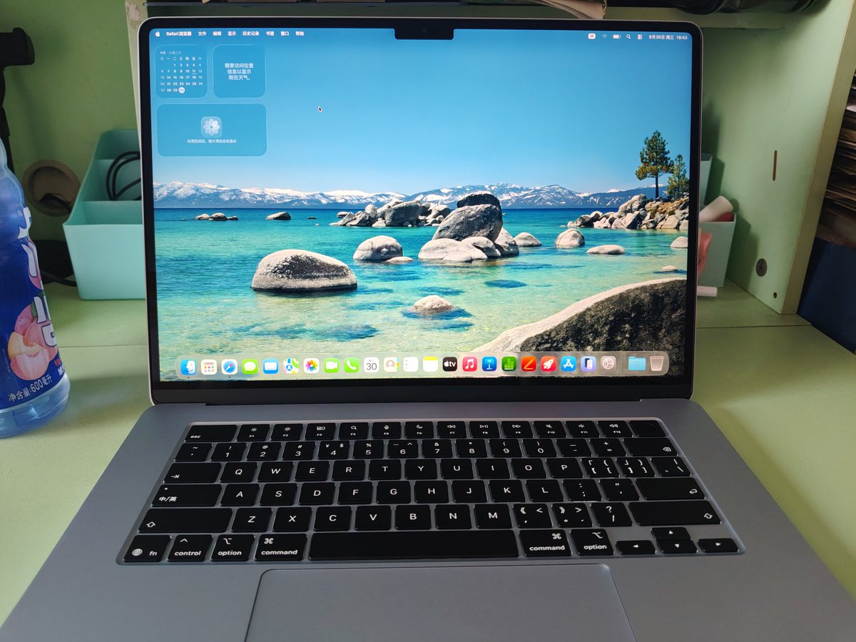 ankokuyamigetsu's tweet photo. Eventually.. I chose the Macbook Air 15-inch laptop. My former apple computer which named Macbook Air Mojave. But this version was disabled. Emm... this is not a good phenomenon for me. it costs me almost 12000 CNYs... #Apple #Macbookair #macbook #laptop https://t.co/8MZWo9P3vK