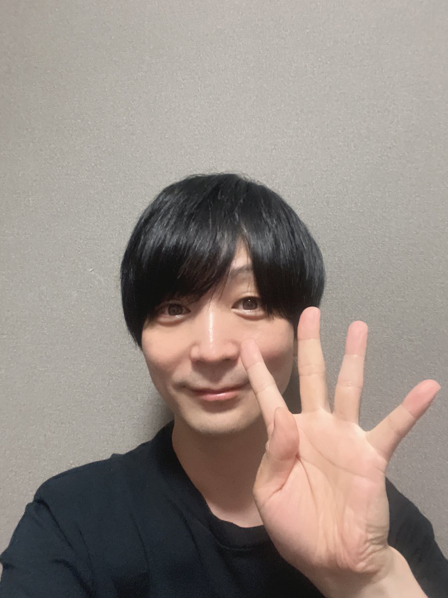 koudai_otf's tweet photo. 40になりました！
毎年変わり映えないご挨拶で申し訳ないですが、いつも応援ありがとうございます！そして、なんの映えもない写真ですみません🙇‍♂️
人生はこれからが本番！自分らしく頑張っていきたいです✨
…ってか、40て！自分でも信じられん…数字の厚み重すぎるて（笑） https://t.co/m1icsipjZT