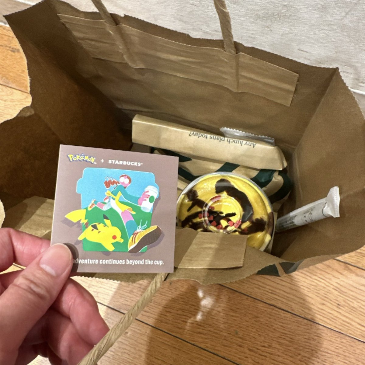 7_momo_0's tweet photo. 兄者夫婦から誕プレ(5月)で貰ってたLINEのスタバギフト今日までだったから滑り込みで引き換えてきた🎁
ポケモンコラボ(今日から)いいタイミングで感謝🙏 https://t.co/Fx1Gf6iKXH