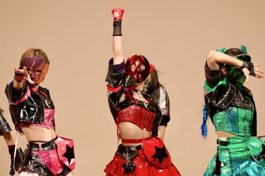 morishitamao's tweet photo. 【クロフェス2026】
会場→ 稲毛海浜公園プール

10/3（土）
ダイヤモンドステージ12:20〜12:45
特典会13:00~(2)

4（日）
①オニキスステージ13:35〜13:55
特典会14:10~(13)
② クリスタルステージ 18:50〜19:15
特典会19:30~(7)

よろしくお願いします🔥🔥
https://t.co/kLdOmJxwDn https://t.co/KjlVu90sSN