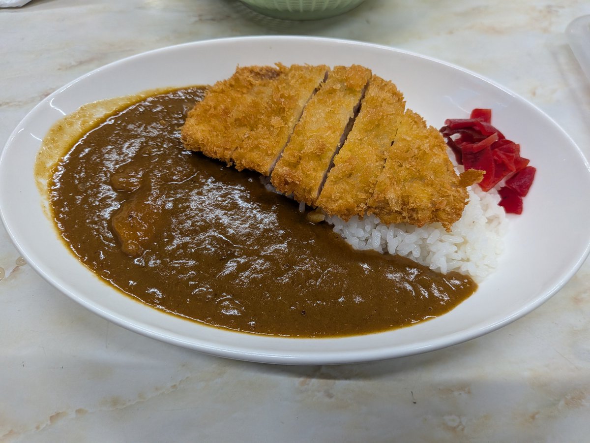 yset0's tweet photo. 本日の晩御飯は海南市にある木の芽食堂でめしやが作ったカツカレーをいだきました。昭和感を感じる店内に懐かしい味。いいですね！ https://t.co/zTzT5V9Uda