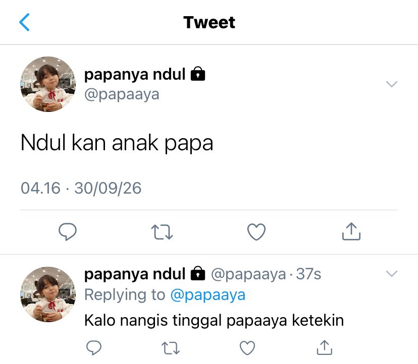 crazzyvi's tweet photo. #bapak penggiat toko jaga anaknya kalo #ibu lagi beraksi di kamera https://t.co/uMH1dpjrbA