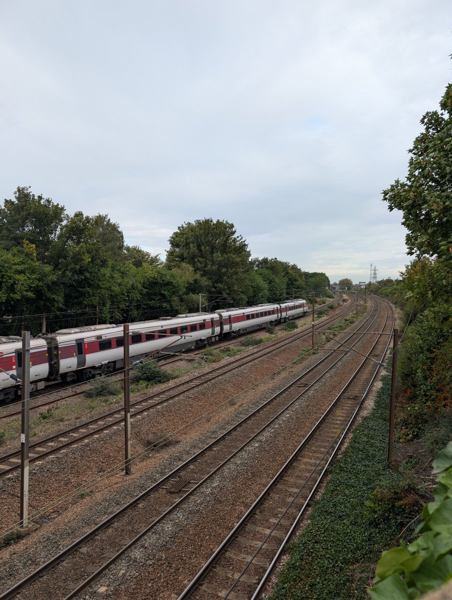 NigelUnfiltered's tweet photo. Trains around Peterborough while walking this morning #trains https://t.co/eKtX30l8de