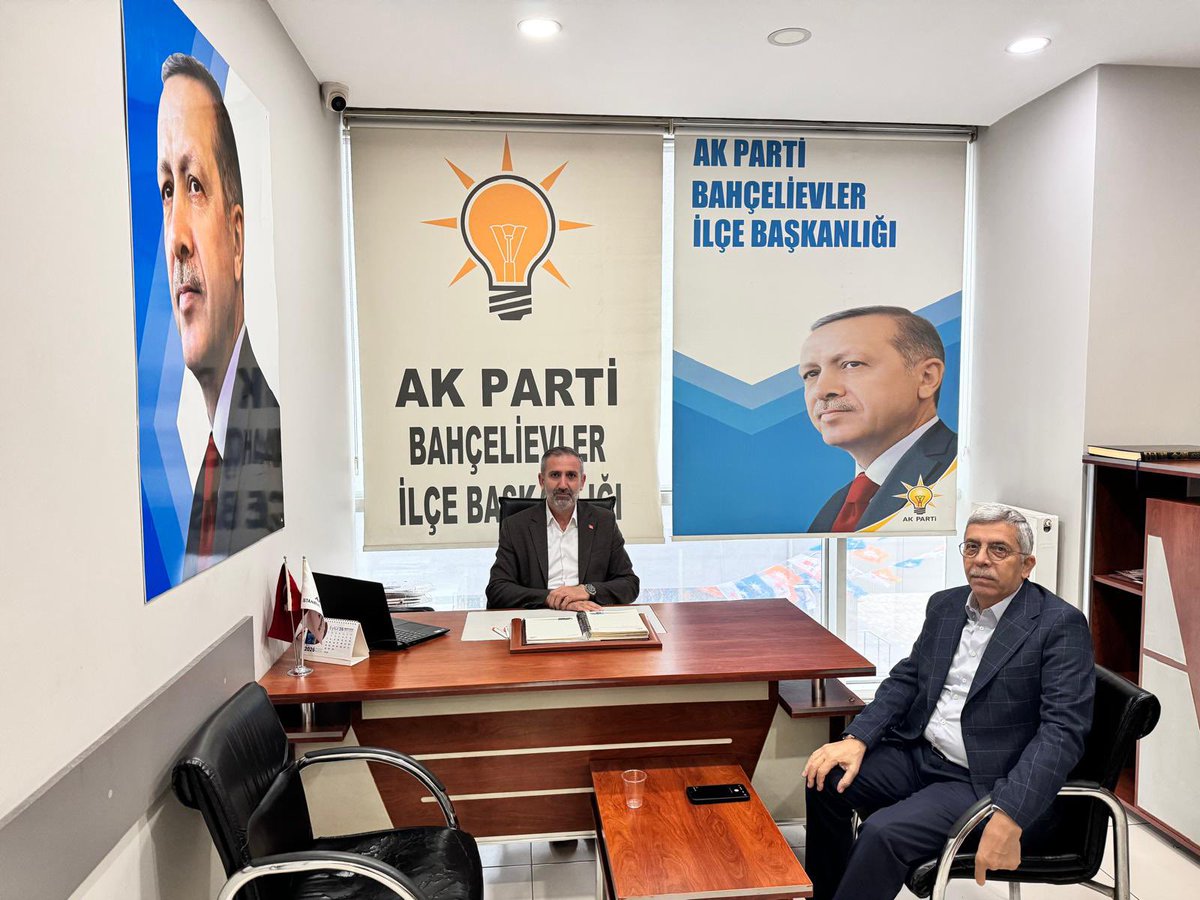AKBahcelievler's tweet photo. Bahçelievler için nöbetteyiz🇹🇷 

Bugün İlçe Başkanlığımızda Nöbetçimiz İlçe Yönetim Kurulu Üyemiz; 
Sn. Abuzer Karahan
Meclis Üyemiz;
Sn. Kahraman Güvendi

Soru ve görüşleriniz için kendilerini ziyaret edebilir veya 📞(0212) 442 27 81 No'lu hattan kendilerine ulaşabilirsiniz. 

Nöbet Saatimiz 
⏰ 10:00 - 18:00