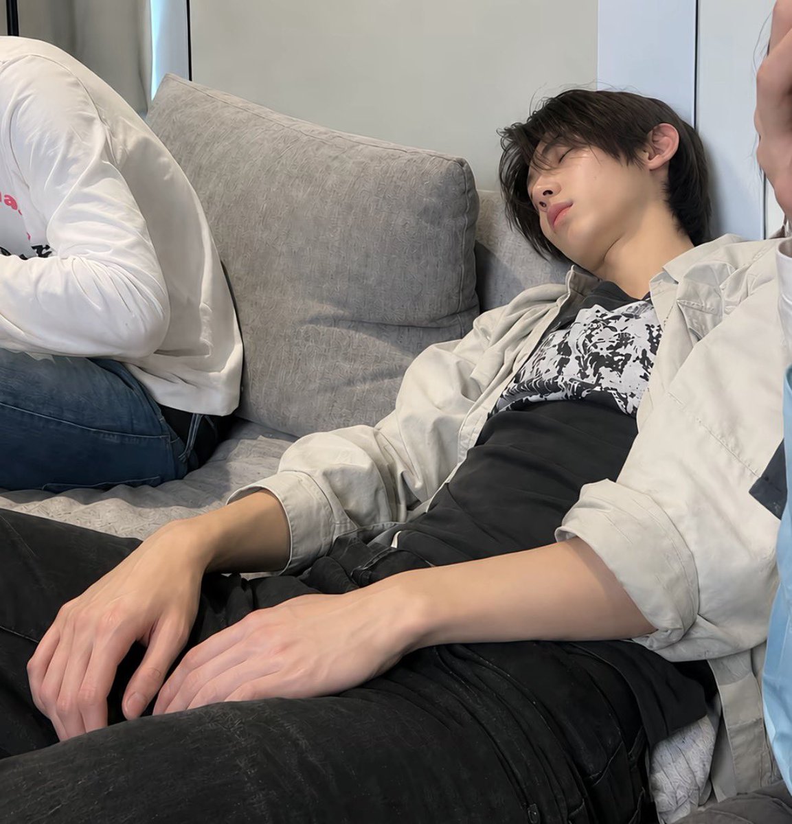 jjumlv's tweet photo. INI SIAPA GUE TANYA 😭😭😭😭😭😭😭😭😭😭😭😭😭😭😭😭😭😭😭😭😭 https://t.co/EU8DiczLQi