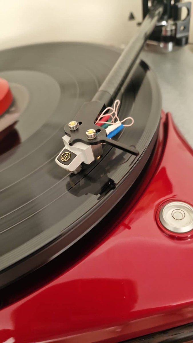 GpointAudio's tweet photo. It is always a joy to run the #ThorensTD124. Here is my modified red boy running on Pabst 3 phase motor, and with dedicated PS of course. The tonearm is a Champ from Audio-Technica, the #Art1000 MC cartridge and the dream team is completed by Circle Labs Audio #V1000Phono. https://t.co/qjVbFjOjFp