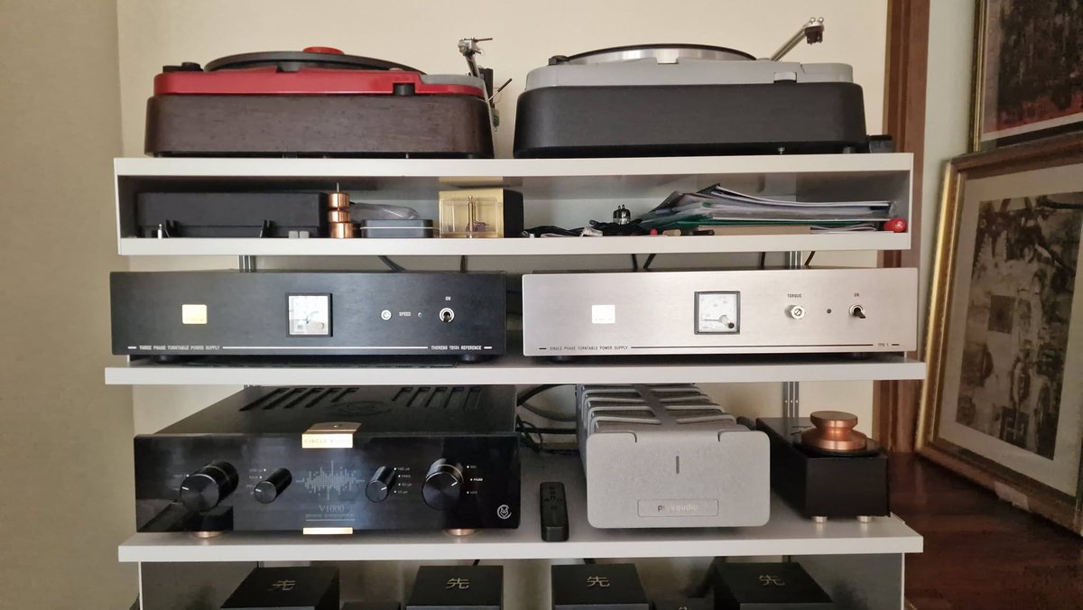 GpointAudio's tweet photo. It is always a joy to run the #ThorensTD124. Here is my modified red boy running on Pabst 3 phase motor, and with dedicated PS of course. The tonearm is a Champ from Audio-Technica, the #Art1000 MC cartridge and the dream team is completed by Circle Labs Audio #V1000Phono. https://t.co/qjVbFjOjFp