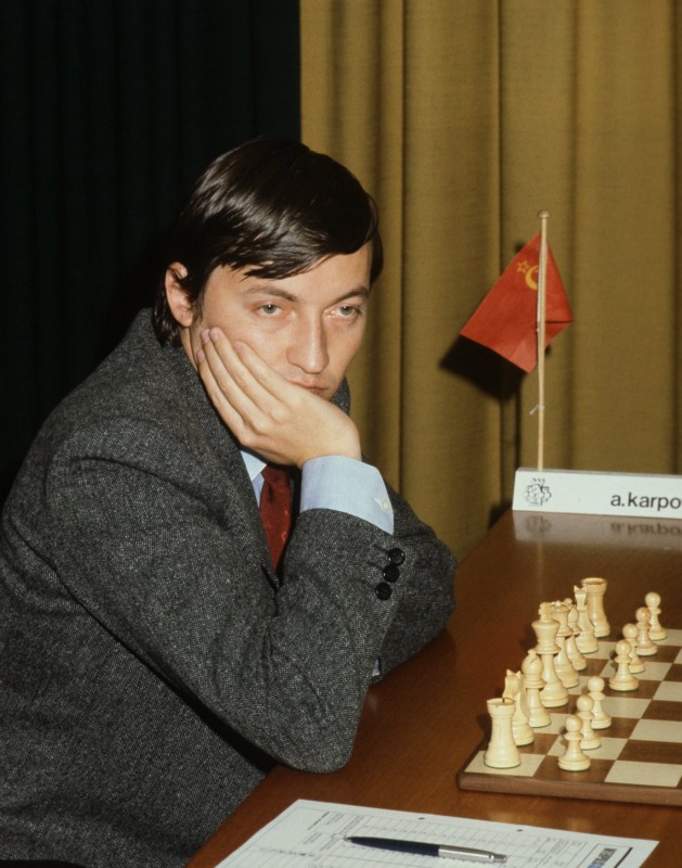 dgriffinchess's tweet photo. Anatoly Karpov at Tilburg, 1982.
He won the traditional 'Interpolis' super-tournament with 7½/11 (+5,-1,=5), ahead of Timman (7), Andersson &amp; Sosonko (6½), Petrosian &amp; Smyslov (6), etc.
(📷via AFP - original colour.) #chess https://t.co/yPqDi1xiiU