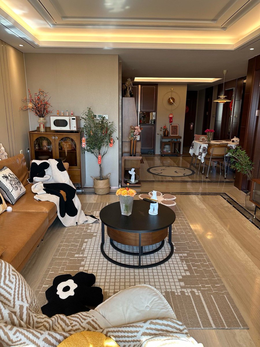 kimmmoo1's tweet photo. Shy home folks share their new learned little secrets warmly. https://t.co/lzqYHiHgSw