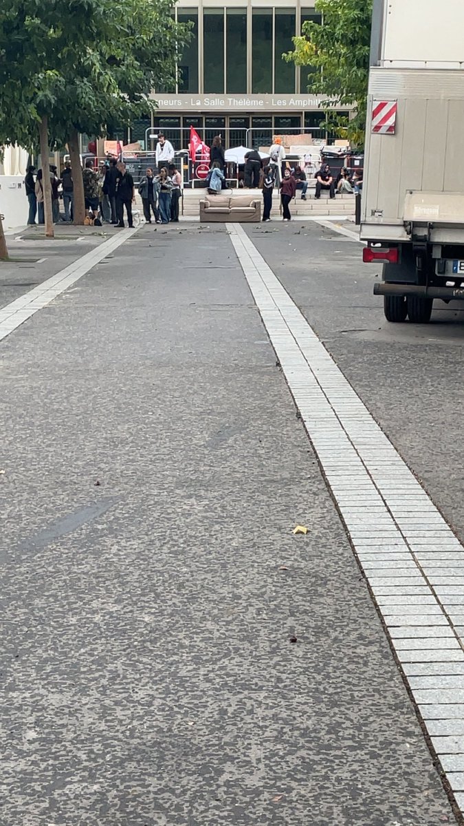 LeDiei's tweet photo. C’est quoi ce blocus de merde la???? https://t.co/STVbhwmPZd