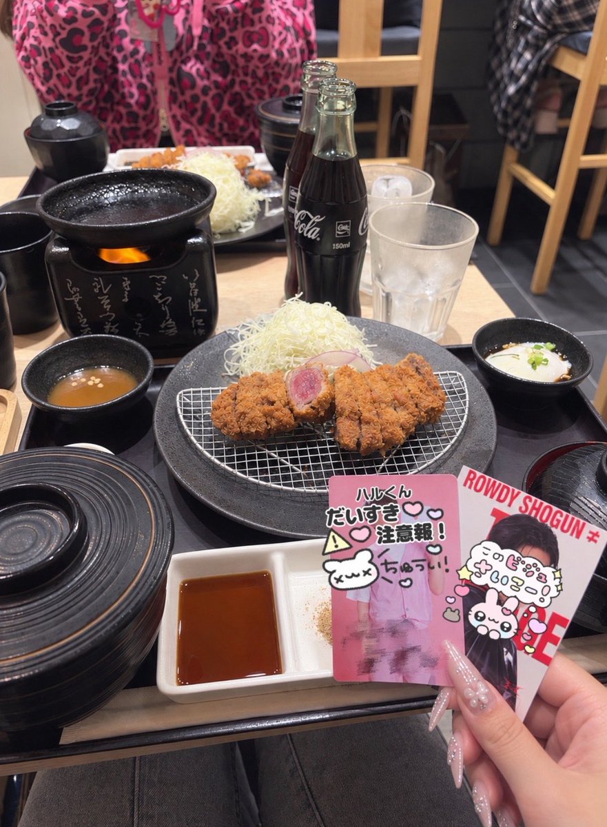 14haru_chu's tweet photo. 異文化交流でスウェットゆにば( ᎔˘꒳˘᎔)➰🎶💕 #usj🌎🧟‍♀️ https://t.co/yvYf6pzLxR