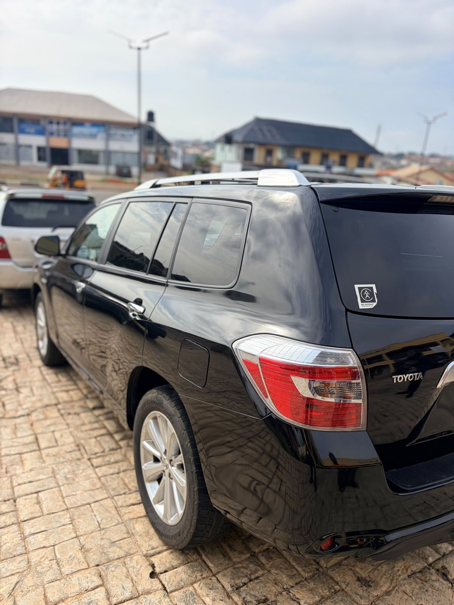 BIGWONDA_'s tweet photo. HYBRID 2008 HIGHLANDER AVAILABLE IN IBADAN (11M) NOTHING TO FIX 
PLEASE REPOST , MY CUSTOMER MIGHT BE ON YOUR TL 🤲🏾 https://t.co/8seFiwZLbe