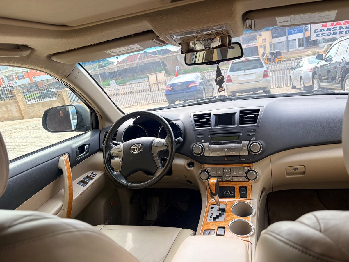 BIGWONDA_'s tweet photo. HYBRID 2008 HIGHLANDER AVAILABLE IN IBADAN (11M) NOTHING TO FIX 
PLEASE REPOST , MY CUSTOMER MIGHT BE ON YOUR TL 🤲🏾 https://t.co/8seFiwZLbe