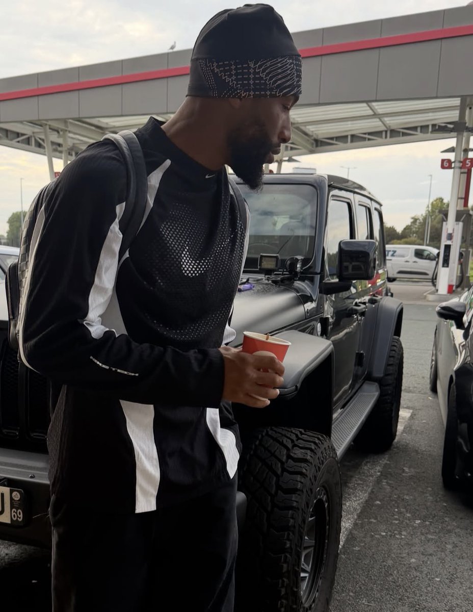 CaminoTV's tweet photo. en mignon comme ça en dehors de la cage ?!! tes frais mon reuf @salahdineP

longsleeve https://t.co/6Ikg0zzKx2 90€
skylon https://t.co/089fXTaw9S 130€➡️91€
bonnet https://t.co/VynX5jVrWM 44€ https://t.co/uXLvn4YS8w
