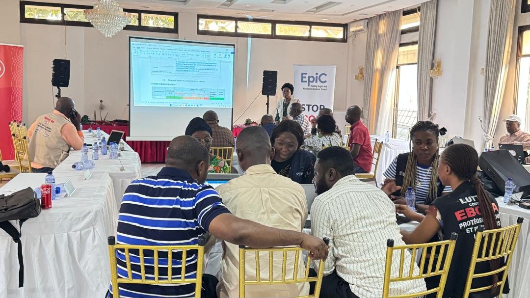 Insprdc's tweet photo. 🚨 #RDC #INSP #COUSP | La DPS #Kinshasa renforce sa préparation face aux urgences de santé publique. 

Kinshasa, 28 septembre 2026. L’#INSP, à travers le #COUSP, apporte son appui technique à la DPS #Kinshasa pour l’actualisation du Plan de contingence multirisque des urgences de santé publique.

Pendant cinq jours, les principales parties prenantes de l’approche Une Seule Santé sont réunies pour analyser les risques sanitaires auxquels la province est exposée et identifier les menaces prioritaires à intégrer dans la planification de la réponse.

La démarche s’appuie notamment sur l’outil THIRA (Threat and Hazard Identification and Risk Assessment) afin de renforcer l’anticipation, la coordination et les capacités opérationnelles de la province face aux différentes menaces sanitaires.

Avec l’appui technique et financier du Département d’État américain, à travers le projet #EpiC, mis en œuvre par #FHI 360, cette initiative contribue à consolider une préparation fondée sur l’analyse des risques et les données probantes.

🎯 Anticiper les risques aujourd’hui pour mieux protéger les populations demain.

#SantéPublique #COUSP #DPSKinshasa #UneSeuleSanté #Préparation #UrgencesSanitaires #RDC
@Presidence_RDC @PrimatureRDC @MinSanteRDC @OMSRDCONGO @AfricaCDC @fhi360 @UNICEFDRC @CDCgov @OMS_Afrique @SANRU_asbl @MwambaKazadiOff @FCDOGovUK