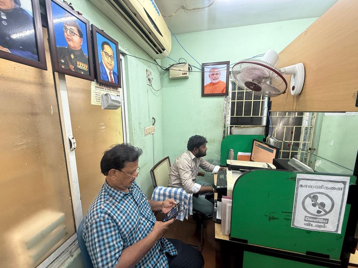 umaanandansays's tweet photo. Atlast before the expiry of my councillor term I could successfully put our Honble PM's photo in ward 134 corporation Tnega centre . https://t.co/YG43f6Mr3D