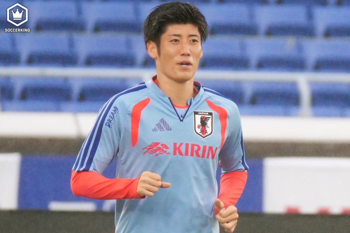 SoccerKingJP's tweet photo. 🇯🇵取材記事🏹
森保一監督「もしかしたら呼ぶかもね」3日前に広島で交わした言葉が現実に…日本代表に追加招集の荒木隼人「本当にこういう形になるとは」
https://t.co/2iJvoZDx1X

🗣️編集部より
「エディオンピースウイング広島で行われたベネズエラ戦。荒木は日本代表の前日練習を見学していました」 https://t.co/0lzHgCqiBE