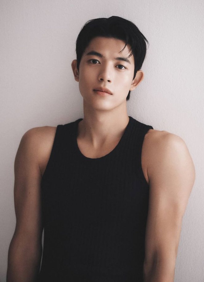 dainify's tweet photo. YG has officially confirmed that K-drama actor Park Solomon will appear in BABYMONSTER’s upcoming music video. https://t.co/nIL34lrDXZ