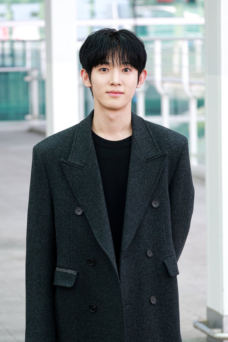 siwoo_krfn's tweet photo. 나랑 데이트한다고 새벽 4시까지 착장 고른 남자(아님)

#PARKSIWOO
#PARKSIWOOPFWSS27 https://t.co/LnNGRHmaWN