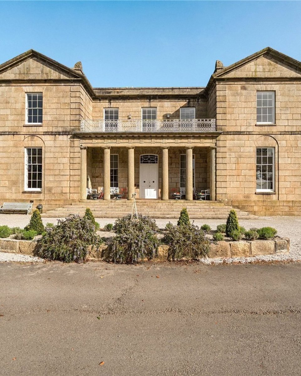 JS_Cornwall's tweet photo. New listing
Holman Park, Camborne, Cornwall
Guide price £325,000

A sweeping curved reception room brings rare elegance to this one-bedroom, ground floor apartment.

https://t.co/npcfIwNZvl

#cambornepropertysales #rosewarnehouse #countryhouseapartment #jacksonstops https://t.co/sTi6332haq