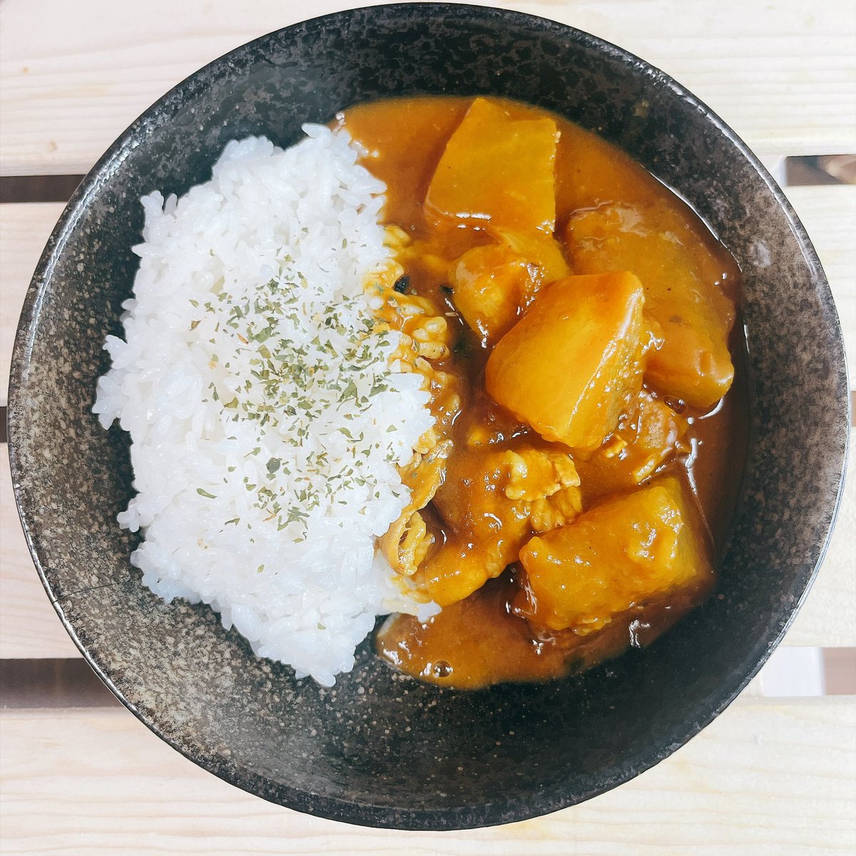 gRAnD__N's tweet photo. ⋆ ✩ ⋆ ┄ ⋆ ✩ ⋆ ┄ ⋆ ✩ ⋆ ┄ ⋆ ✩ ⋆ ┄ ⋆ ✩ ⋆
　　　　 🍈冬瓜カレー🍛
⋆ ✩ ⋆ ┄ ⋆ ✩ ⋆ ┄ ⋆ ✩ ⋆ ┄ ⋆ ✩ ⋆ ┄ ⋆ ✩ ⋆

煮込みが少し長すぎた。

#なおたんキッチン
#料理　
#料理好きな人と繋がりたい 
#カレー
#料理男子
#優しいフォロワーさんが拡散してくれてフォロワーさんが増える