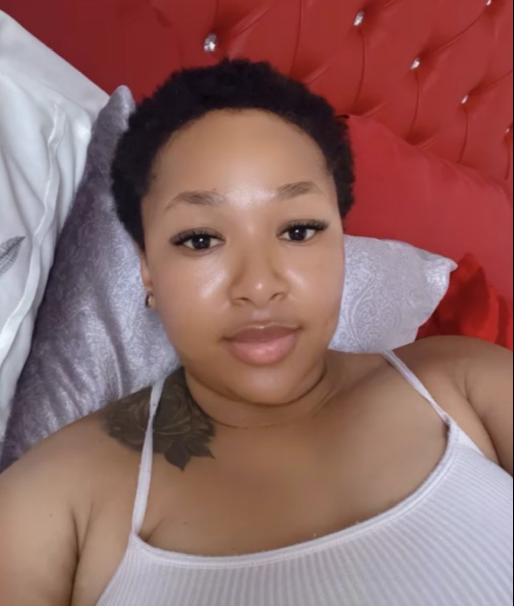 Nobesuthugqp's tweet photo. Still single 
Simple 
#uMjolowithazola https://t.co/xGVnB7PMfd