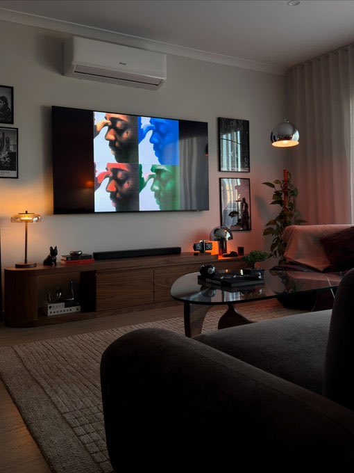 kaxmarll's tweet photo. Bro-bro never stop investing in your space ◻️ https://t.co/tgIsv6f8ZQ