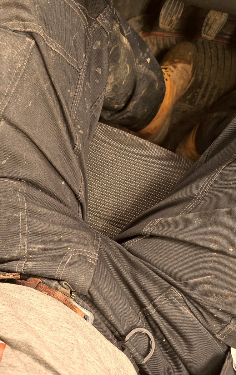 tradie345's tweet photo. Being horny at work is the most frustrating thing 😫😫 https://t.co/VOoz1Cusr9