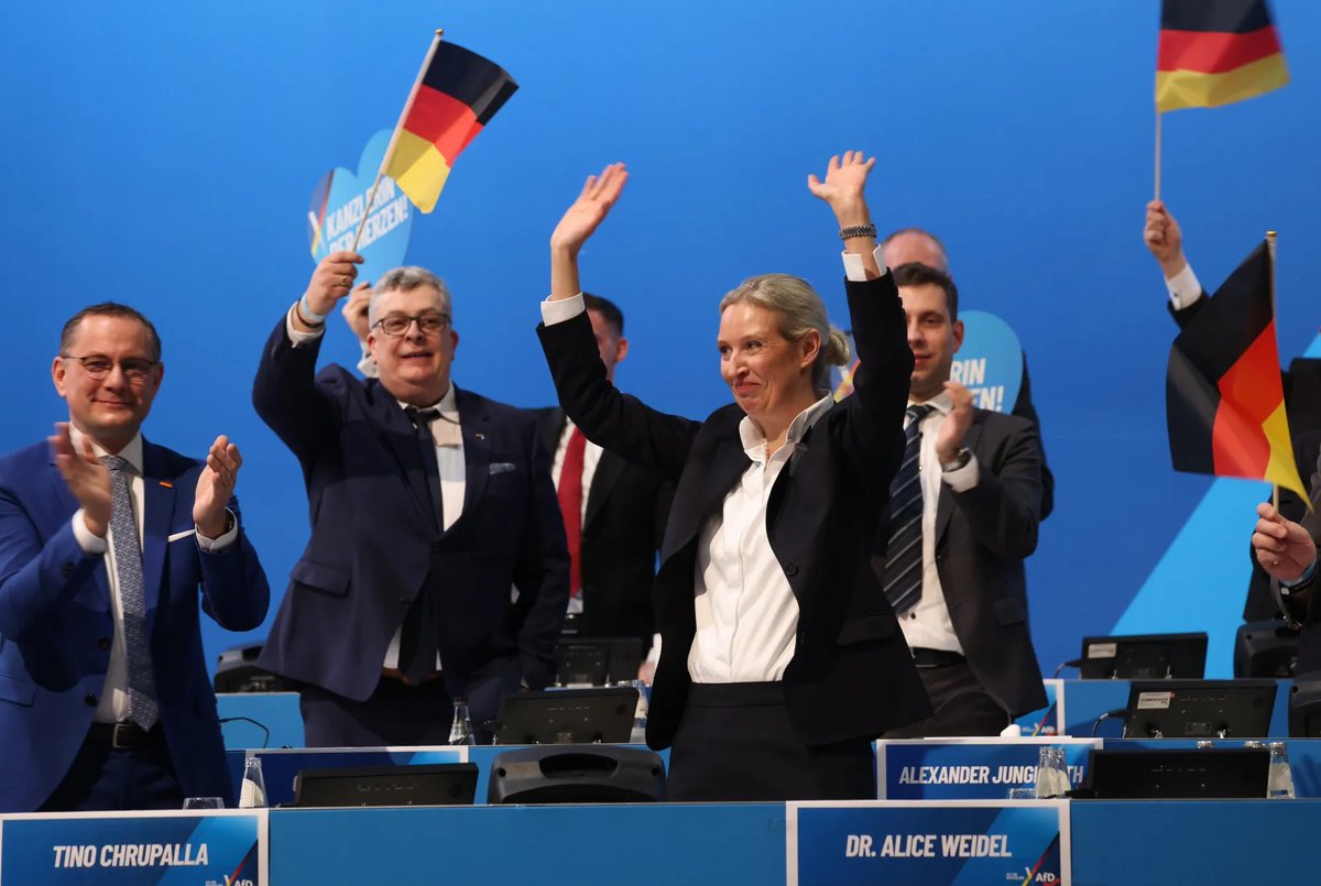 BasilTheGreat's tweet photo. 🚨BREAKING: New poll sees AfD INCREASE their lead over their CDU Rivals to a RECORD LEVEL

AfD: 29.5%
CDU: 19%

A 10.5% LEAD - the largest in history

The German people want their country back https://t.co/Q5XcAMZA4e