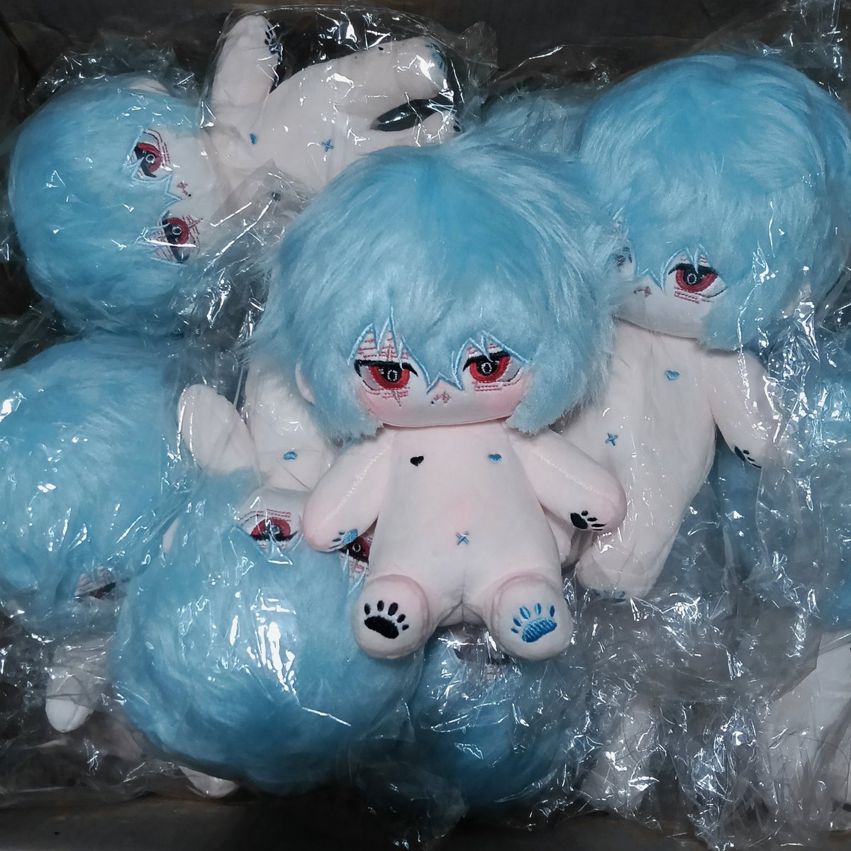 dabi_layem0's tweet photo. I still have a few Tomura plushies left ( no skeleton ). 

Due to shipping issues and our previous warehouse temporarily shutting down, I can only ship to addresses within Vietnam 🥹 So sorry for the inconvenience!

​Group buys are encouraged to save on shipping:
• 1 plushie: $18
• 3+ plushies: $15 each

​PayPal accepted ✅

#tomura #plushies #doll #mha #bnha