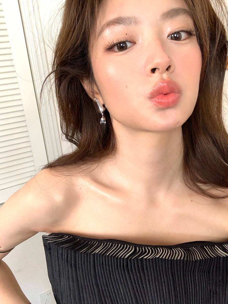 mitto227's tweet photo. 셀카타율227
싹다좋아요...... https://t.co/K6qOtkX1zY
