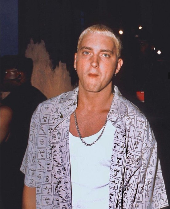 TheExtremeMusi1's tweet photo. In the early 2000s, I begged my father to let me bleach my hair like Eminem. He said no. Thank God. https://t.co/MWwS18hFnk