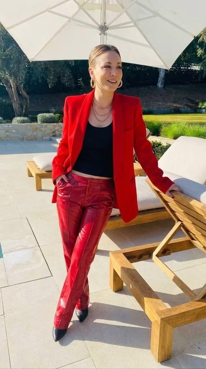 KaleyCuocohpg's tweet photo. Butterfly 🦋🥰😍💋🌹 https://t.co/trBvZ05pag