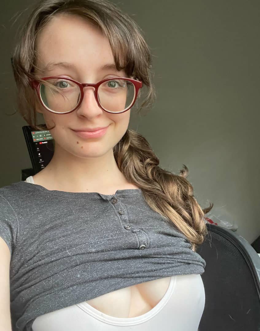 hotrosejean's tweet photo. Dm for Menu 📝 doing FaceTime call💦📞 Meetup available 📍HMU on telegram fast response https://t.co/cqjTFSj2xJ

#ColumbiaSc #southcarolina
#columbiascfreaks #803freaks #scfreaks #southcarolinafreaks 
#sellingcontent #sc https://t.co/JmPuf1ozZL