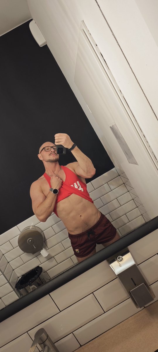 Dentevs's tweet photo. Сегодня на спорте 💪 https://t.co/n8y5K0FqGy