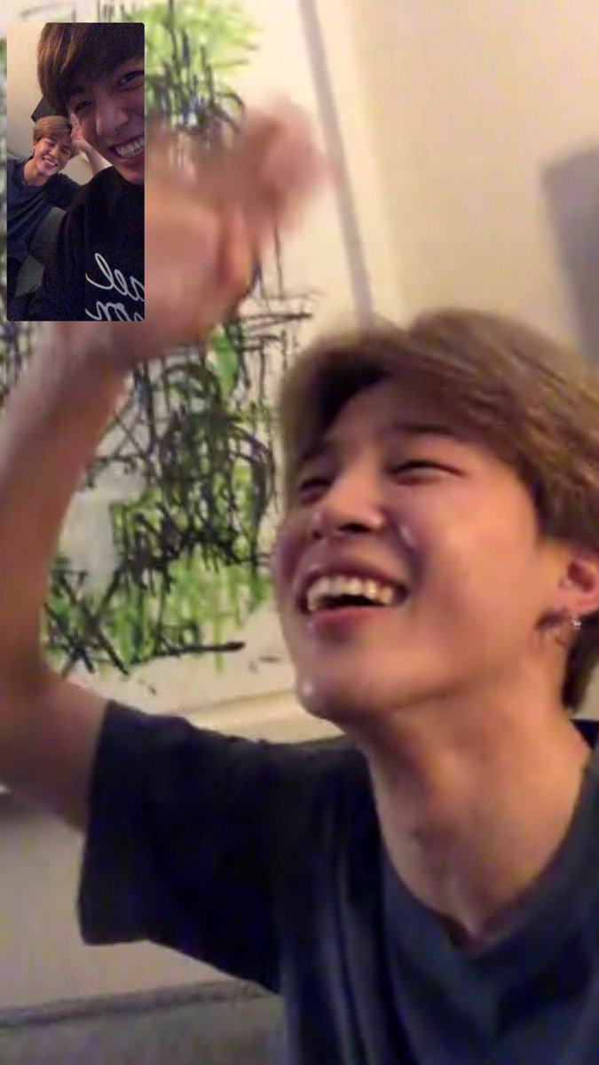 ChicknBunny13's tweet photo. When these two were flirting on Twitter while FaceTiming from the same couch https://t.co/qc4tWtMQOj