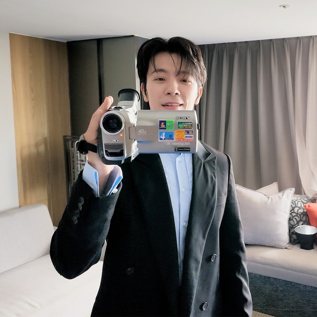 TheLees_HyukHae's tweet photo. 260930 

#DONGHAE #동해 Youtube community post Updaye

Hello, this is Donghae :)

I was so happy to meet you all over the two days this weekend ^^

This week is our regular week off ㅎㅎ

Let’s wrap up September well,
and see you next week through a video!! https://t.co/qoGLwQUM8O
