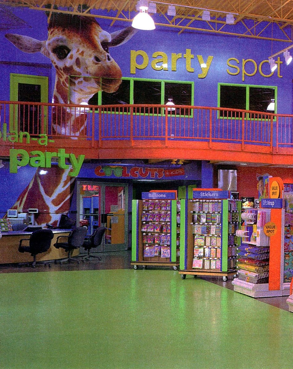 CadeCarrizales's tweet photo. Y’all wanna go to Geoffrey? https://t.co/KudJ4rwPWv