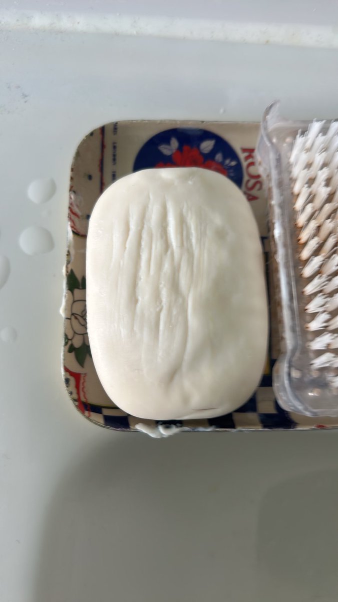 KowLoon1905's tweet photo. Why does my soap have sh scars https://t.co/u9T2z870f5