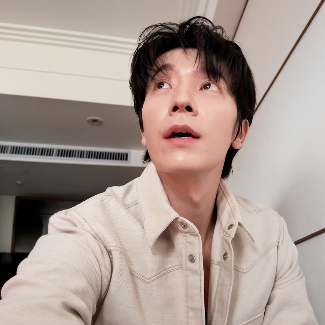 TheLees_HyukHae's tweet photo. 260930 

#DONGHAE #동해 Youtube community post Updaye

Hello, this is Donghae :)

I was so happy to meet you all over the two days this weekend ^^

This week is our regular week off ㅎㅎ

Let’s wrap up September well,
and see you next week through a video!! https://t.co/qoGLwQUM8O