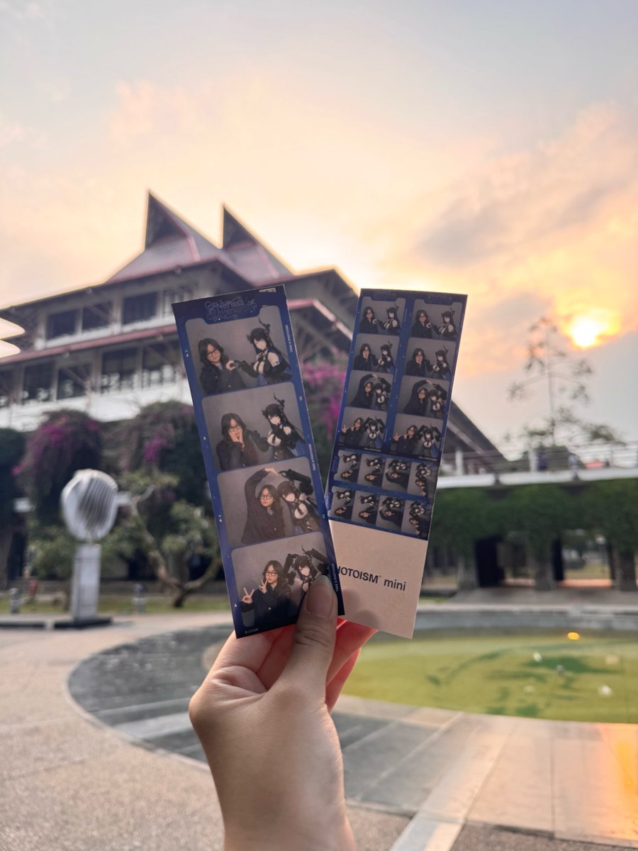 mangkyopie's tweet photo. HSHSHEHEHE went to the mall right after class, then headed back to campus because i still have things to do :3
#photoism #nerissa https://t.co/0QazzFea7X