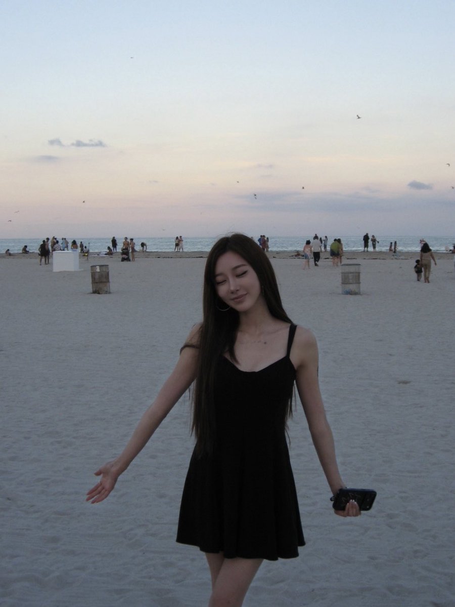 aespa_official's tweet photo. before dinner

#aespa #æspa #에스파 
#GISELLE #지젤 https://t.co/nciwfzEBiw