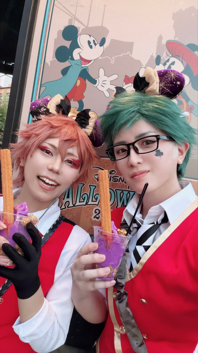 yobosuke's tweet photo. 【Dハロ/twst仮装】
9月も終わるので今月のDハロインパの振り返り！何やかんやで前半戦は4回インパしてました🎃✨️どれも本当に楽しかった...一緒にインパしてくれたメンツに感謝です🙏🏻🙏🏻来月のインパも楽しみ～～～(   ◜▿◝ )❣️ https://t.co/VWvzKqbC89