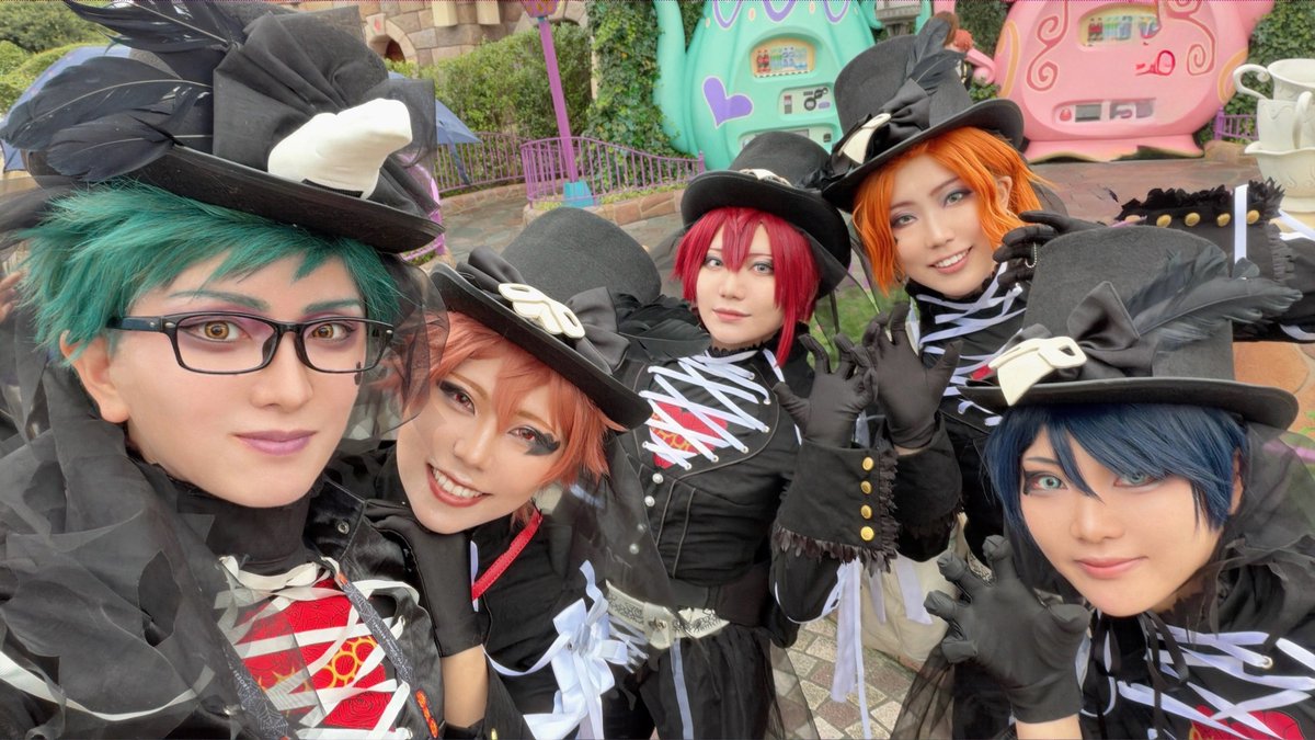 yobosuke's tweet photo. 【Dハロ/twst仮装】
9月も終わるので今月のDハロインパの振り返り！何やかんやで前半戦は4回インパしてました🎃✨️どれも本当に楽しかった...一緒にインパしてくれたメンツに感謝です🙏🏻🙏🏻来月のインパも楽しみ～～～(   ◜▿◝ )❣️ https://t.co/VWvzKqbC89