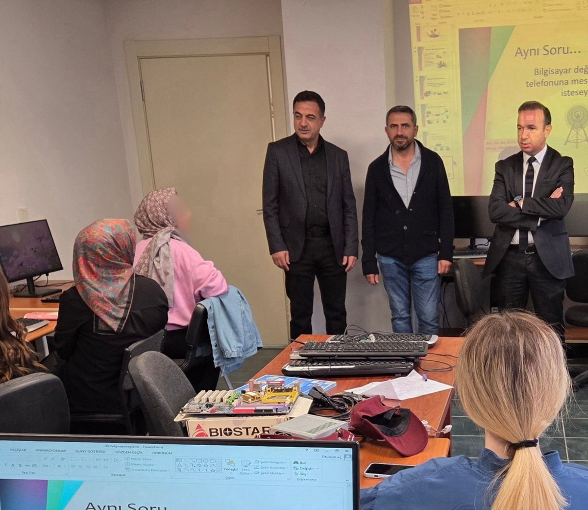 develimem's tweet photo. İlçe Milli Eğitim Şube Müdürümüz Sayın Ali COŞKUN, Halk Eğitimi Merkezimizde devam eden Destekleme ve Yetiştirme Kursları (DYK) ile Hayat Boyu Öğrenme kapsamındaki hobi ve meslek kurslarını ziyaret etti.@tcmeb @kayserimem https://t.co/pIfn6PO1AN