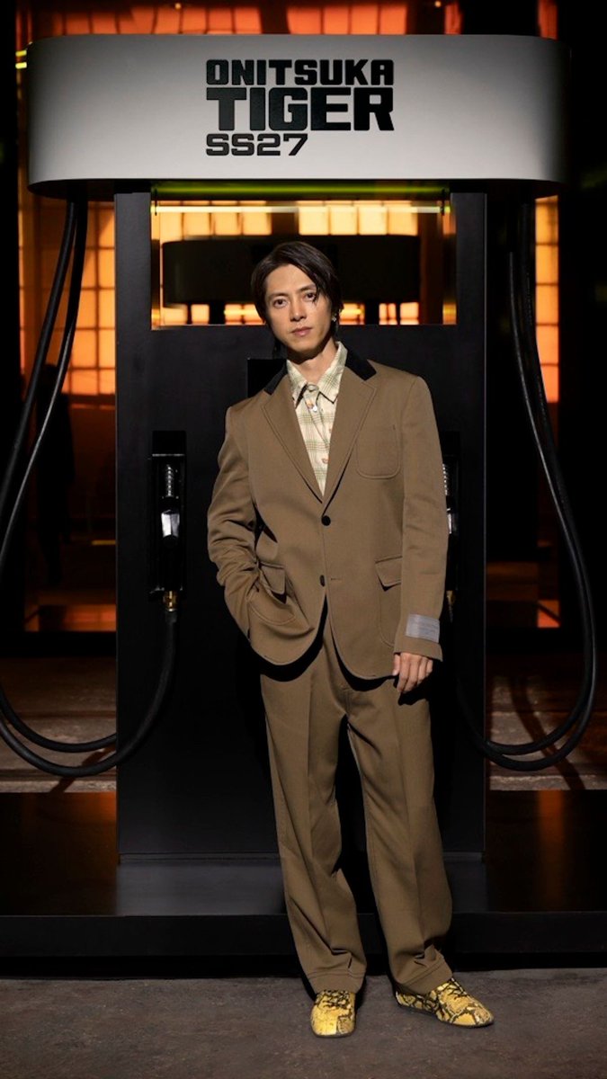 voguejp's tweet photo. TWICEのMOMOや山下智久が来場！オニツカタイガー2027年春夏コレクションSNAP

https://t.co/5kitlubiqq https://t.co/r0dBlUfkZJ