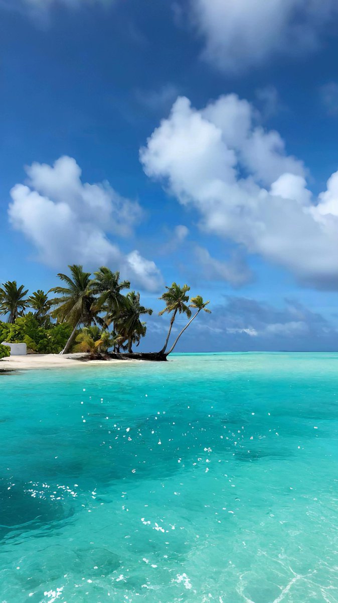 viewsoff's tweet photo. Maldives 🇲🇻 https://t.co/jFTxIVYdsd